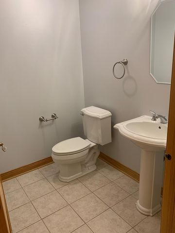 101 Pointe Drive 102, Northbrook, IL 60062