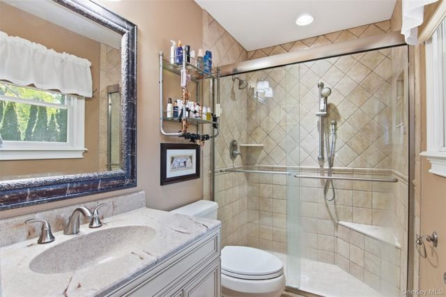28 King Arthurs Court, Saint James, NY 11780