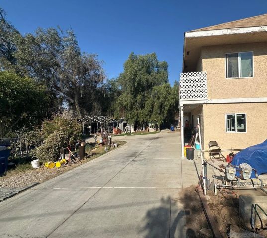 223 S Stagecoach Lane, Fallbrook, CA 92028