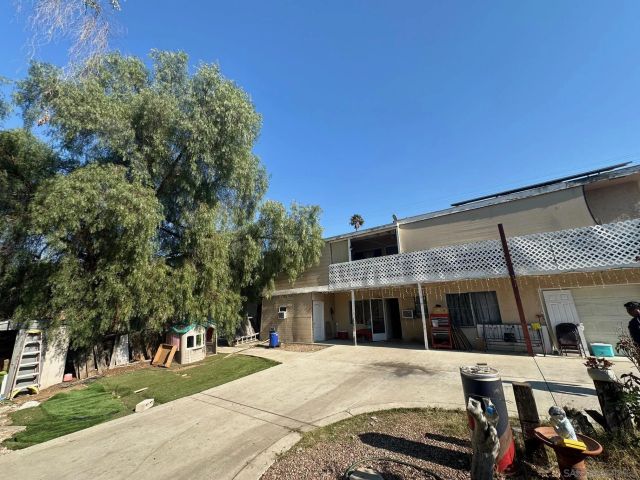 223 S Stagecoach Lane, Fallbrook, CA 92028