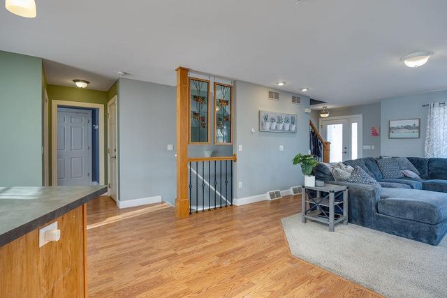 558 Lexington Drive, Oregon, WI 53575