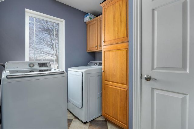 558 Lexington Drive, Oregon, WI 53575