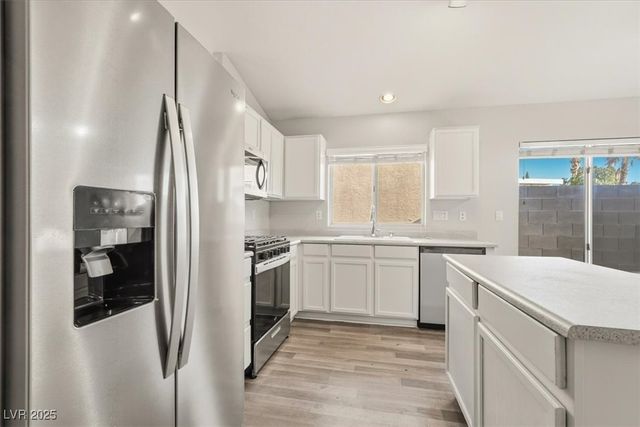 5305 Meadow Rock Avenue, Las Vegas, NV 89130