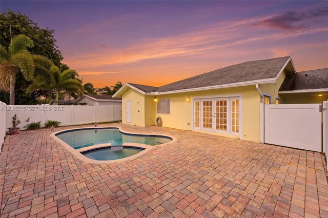 4361 NE 13th Terrace, Oakland Park, FL 33334