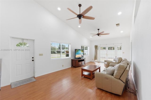 4361 NE 13th Terrace, Oakland Park, FL 33334