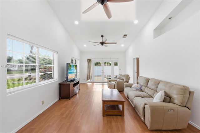 4361 NE 13th Terrace, Oakland Park, FL 33334