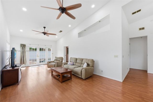 4361 NE 13th Terrace, Oakland Park, FL 33334
