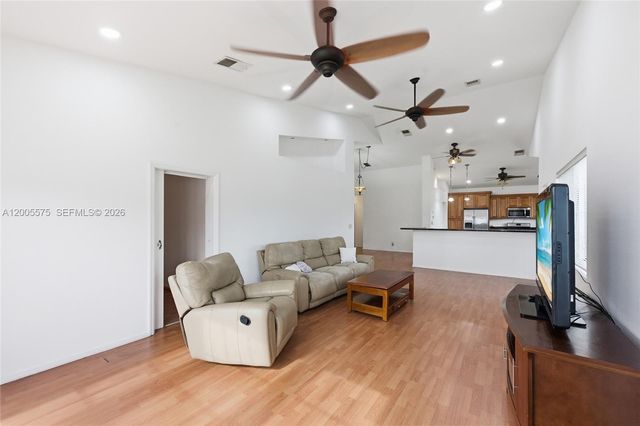 4361 NE 13th Terrace, Oakland Park, FL 33334