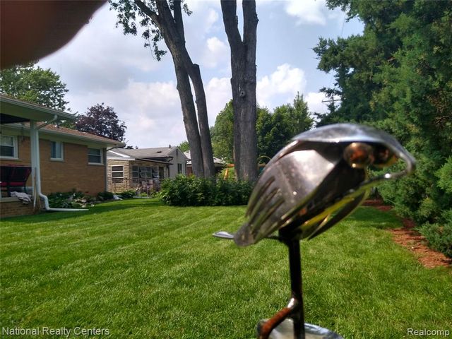27828 Santa Ana Drive, Warren, MI 48093