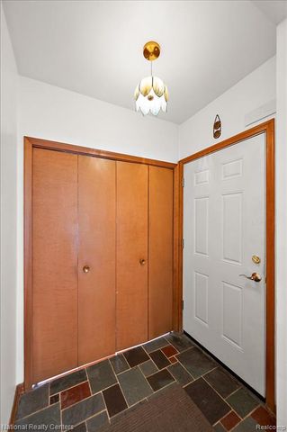 27828 Santa Ana Drive, Warren, MI 48093