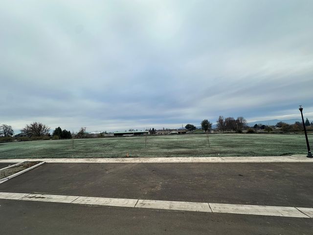 1113 Annalise Street, Central Point, OR 97502