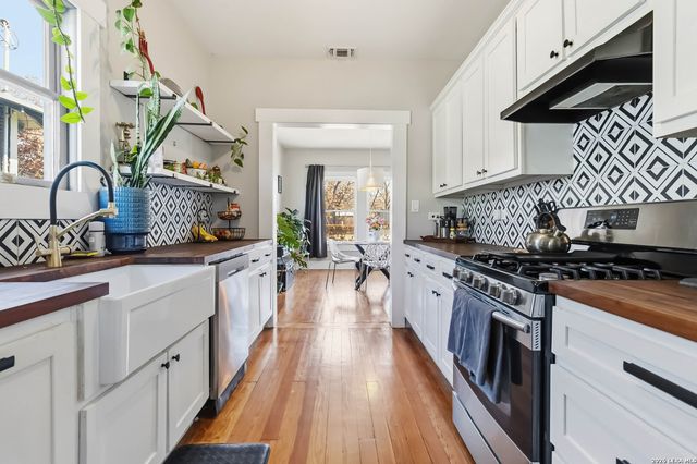 111 Harvard Terrace, San Antonio, TX 78201