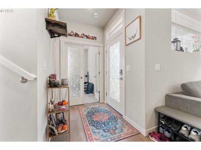 7053 Se BENEDICT St, Hillsboro, OR 97123