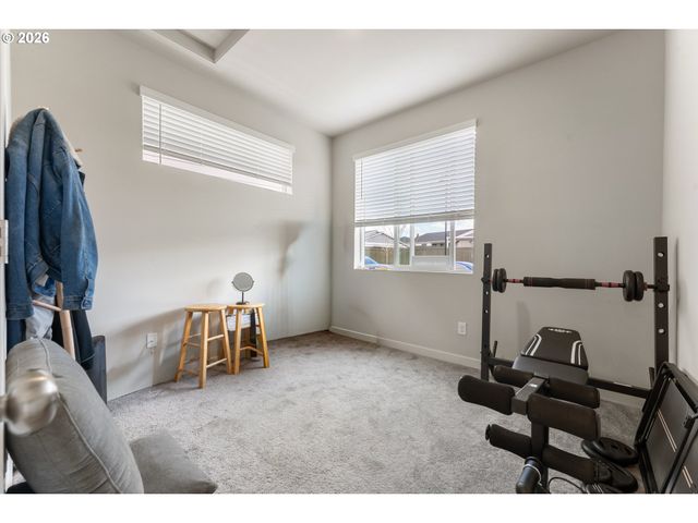 7053 Se BENEDICT St, Hillsboro, OR 97123
