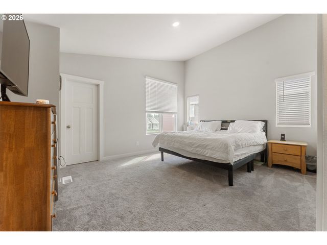 7053 Se BENEDICT St, Hillsboro, OR 97123