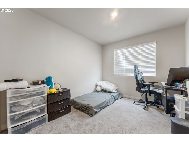 7053 Se BENEDICT St, Hillsboro, OR 97123
