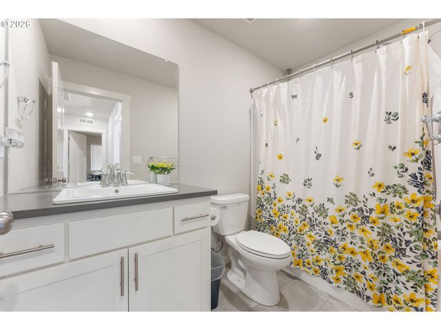 7053 Se BENEDICT St, Hillsboro, OR 97123
