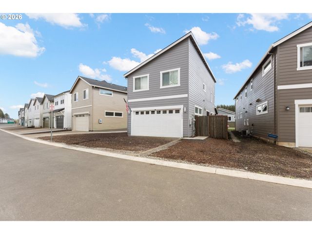 7053 Se BENEDICT St, Hillsboro, OR 97123