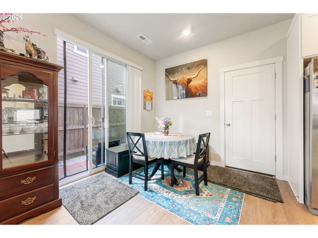 7053 Se BENEDICT St, Hillsboro, OR 97123