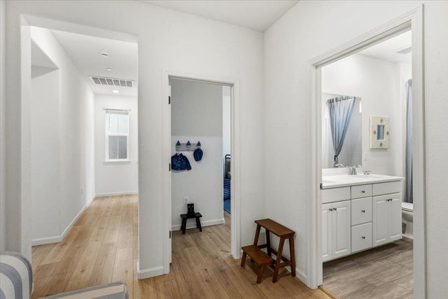 3005 Mohawk Way, Roseville, CA 95747