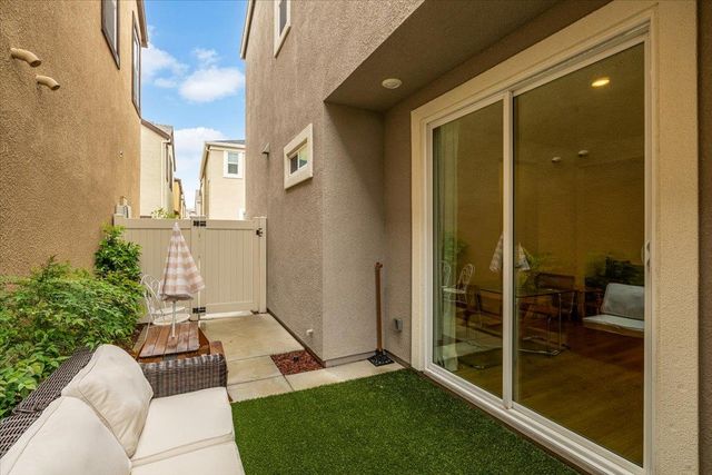 3005 Mohawk Way, Roseville, CA 95747