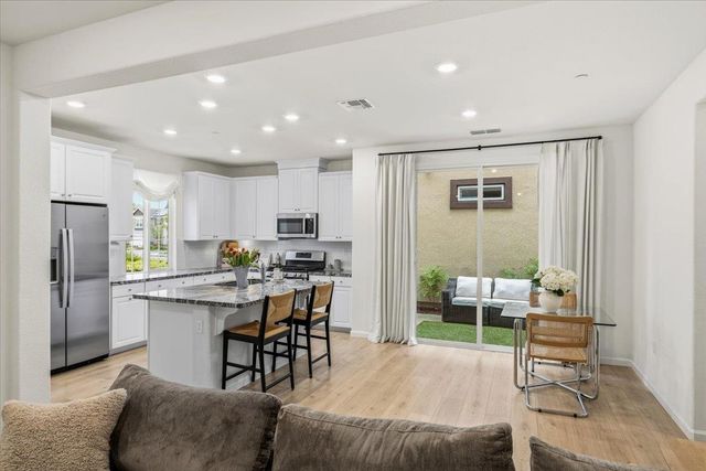 3005 Mohawk Way, Roseville, CA 95747