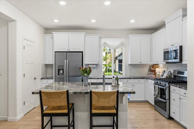 3005 Mohawk Way, Roseville, CA 95747