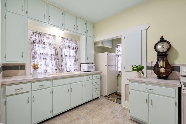 27 Phelps Avenue, Battle Creek City, MI 49015