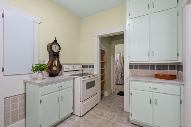 27 Phelps Avenue, Battle Creek City, MI 49015