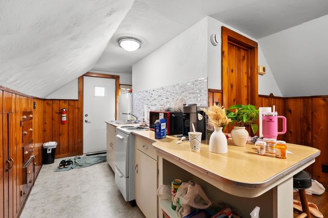 27 Phelps Avenue, Battle Creek City, MI 49015