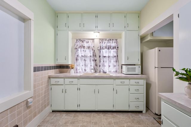 27 Phelps Avenue, Battle Creek City, MI 49015