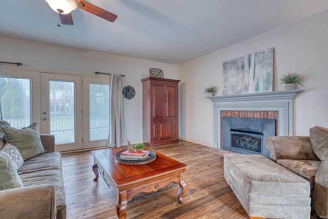 2211 Kenyon Ridge Court, Newburgh, IN 47630