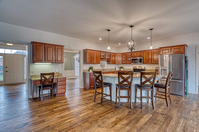 2211 Kenyon Ridge Court, Newburgh, IN 47630