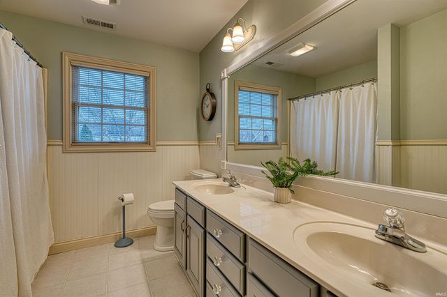 2211 Kenyon Ridge Court, Newburgh, IN 47630