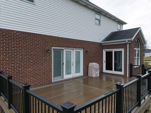 2211 Kenyon Ridge Court, Newburgh, IN 47630