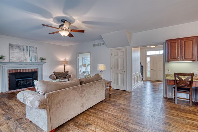 2211 Kenyon Ridge Court, Newburgh, IN 47630