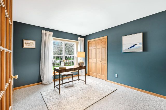 2935 Stillwater CIRCLE, Waukesha, WI 53189