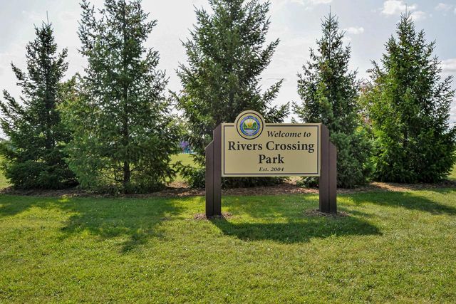 2935 Stillwater CIRCLE, Waukesha, WI 53189