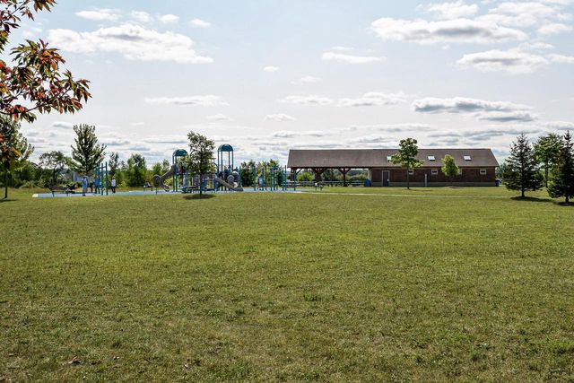 2935 Stillwater CIRCLE, Waukesha, WI 53189