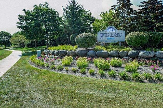 2935 Stillwater CIRCLE, Waukesha, WI 53189
