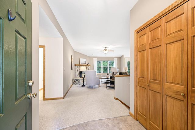 2935 Stillwater CIRCLE, Waukesha, WI 53189