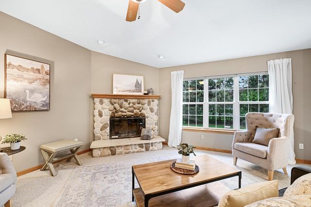 2935 Stillwater CIRCLE, Waukesha, WI 53189