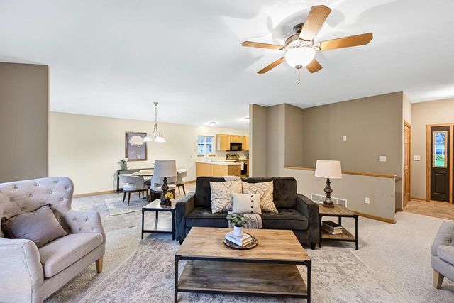 2935 Stillwater CIRCLE, Waukesha, WI 53189