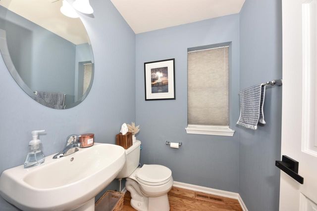 250 N Sweetwater BOULEVARD, Port Washington, WI 53074