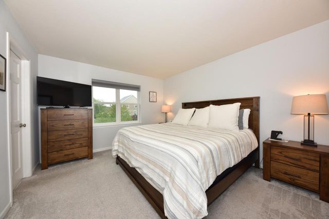 250 N Sweetwater BOULEVARD, Port Washington, WI 53074