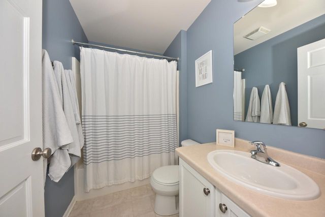 250 N Sweetwater BOULEVARD, Port Washington, WI 53074