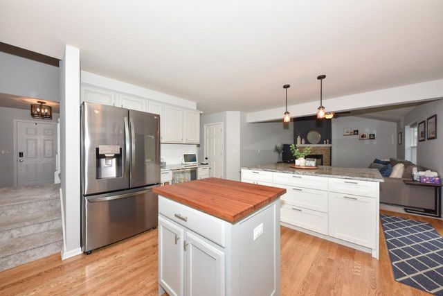 250 N Sweetwater BOULEVARD, Port Washington, WI 53074