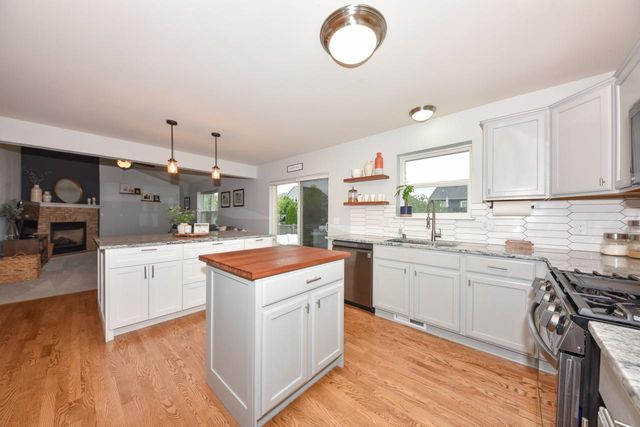 250 N Sweetwater BOULEVARD, Port Washington, WI 53074