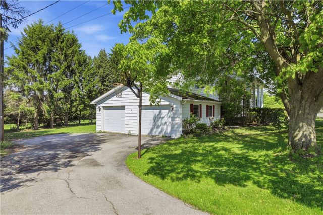 34 Broadway Street, Oakfield, NY 14125