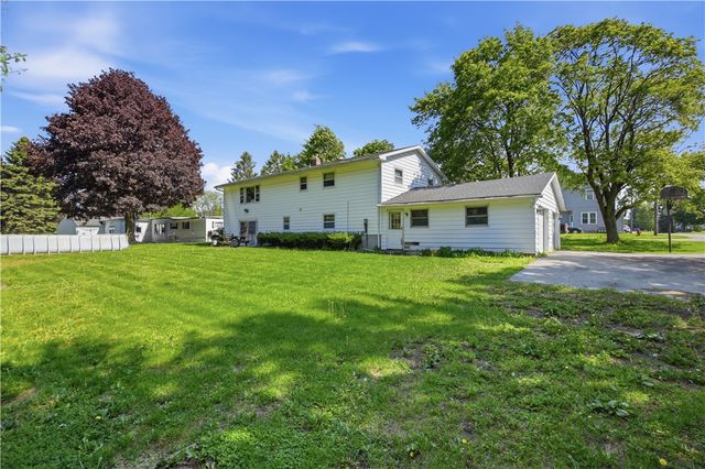 34 Broadway Street, Oakfield, NY 14125